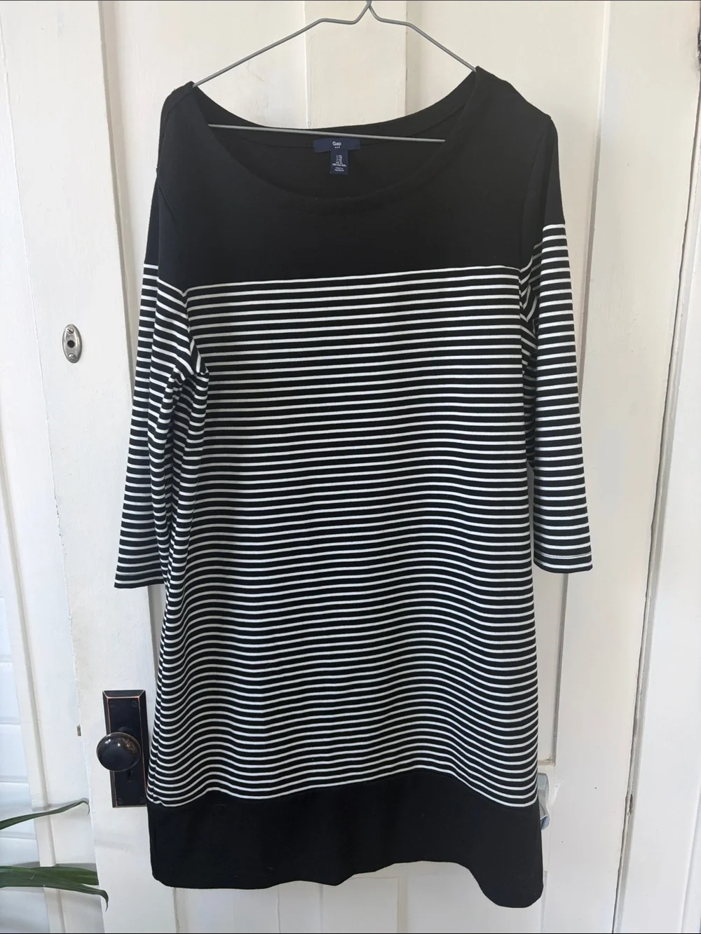 GAP sz XL Black and White Striped Women's - Picture 1 of 3